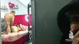 Peruano folla a su novia pelirroja gordita mientras su amigo lo graba a escondidas - porn video